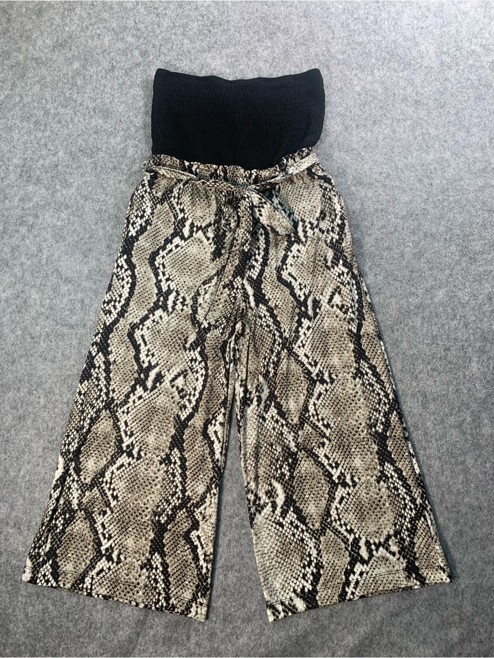 Love Squared Snake-Print Reptile Habitat Accessory - Neutral Snake Pattern
